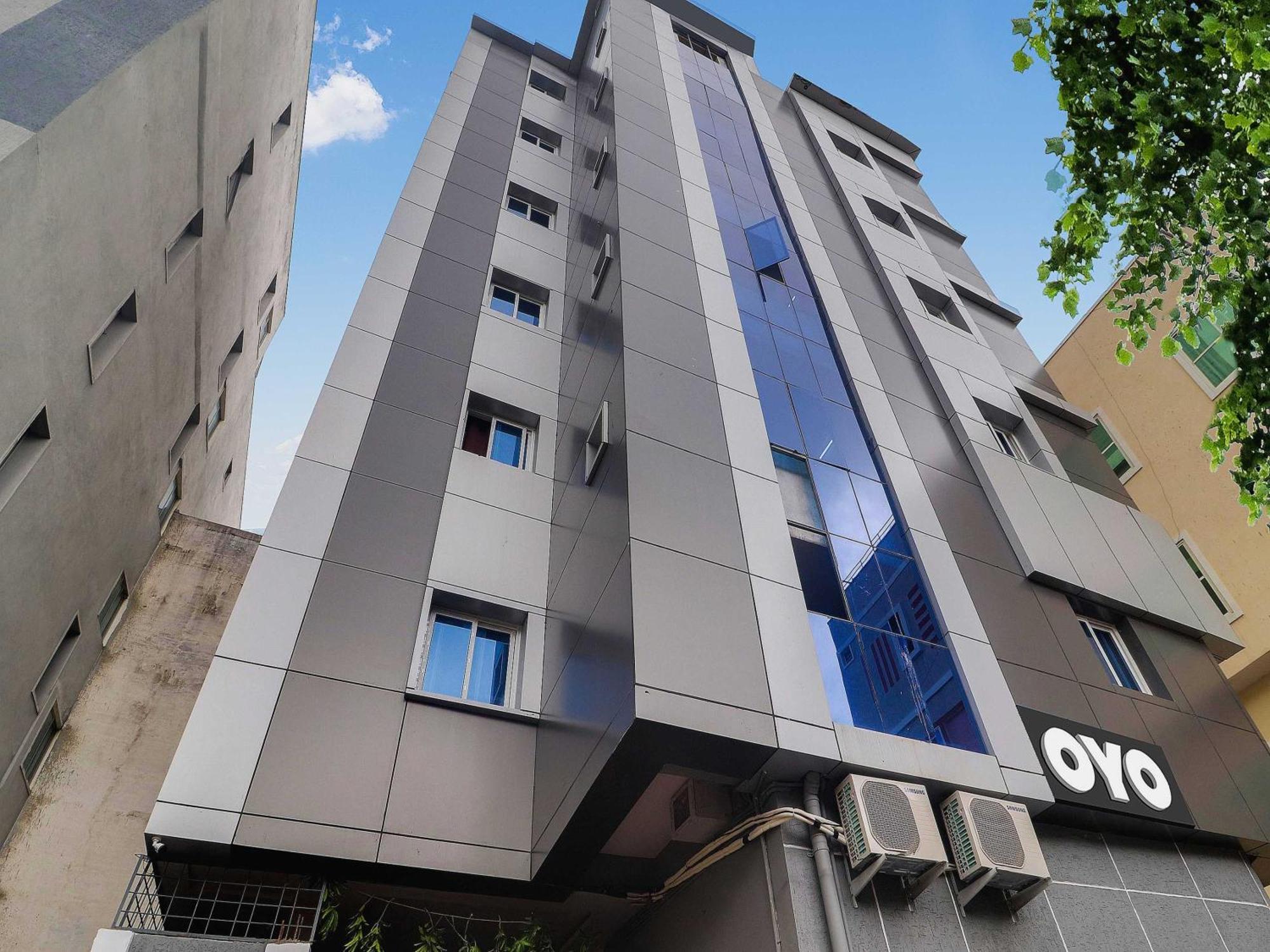Hotel O Red Stone Hotels Haiderabad Buitenkant foto