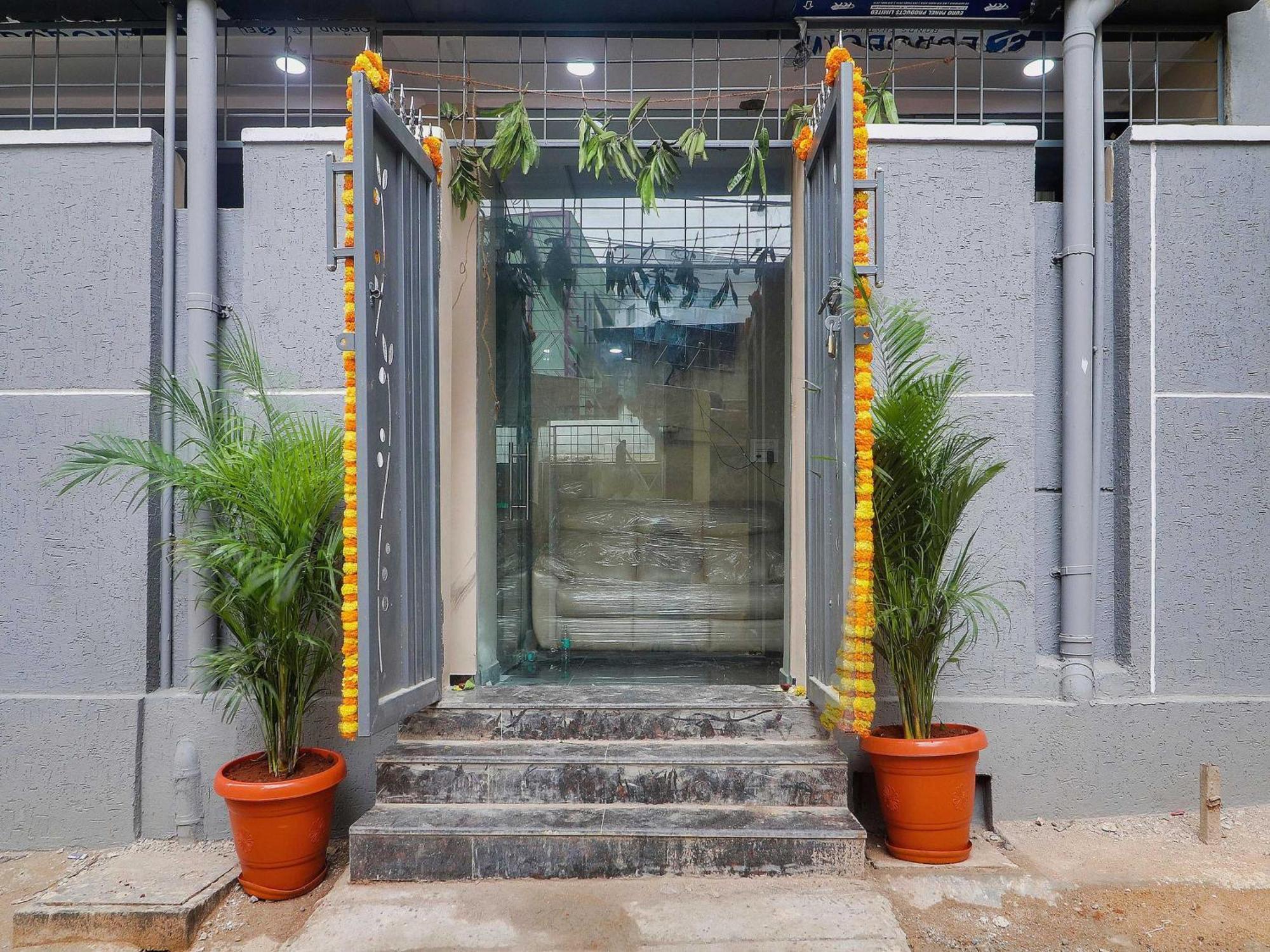 Hotel O Red Stone Hotels Haiderabad Buitenkant foto