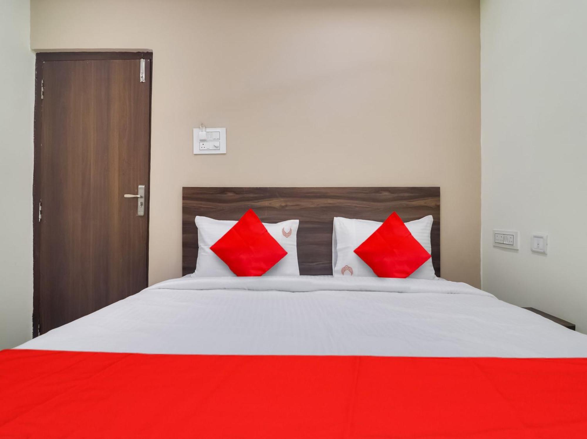 Hotel O Red Stone Hotels Haiderabad Buitenkant foto