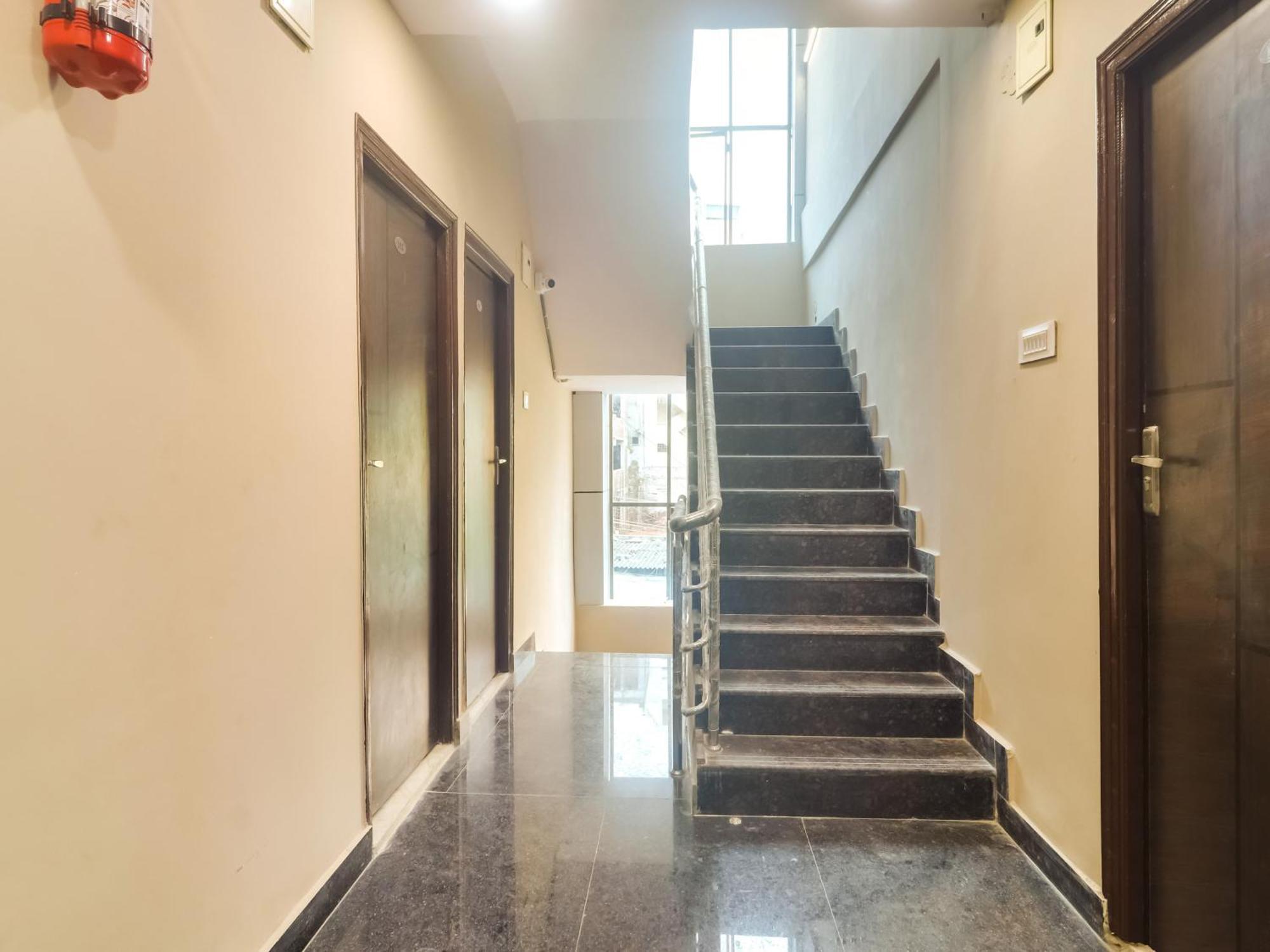 Hotel O Red Stone Hotels Haiderabad Buitenkant foto