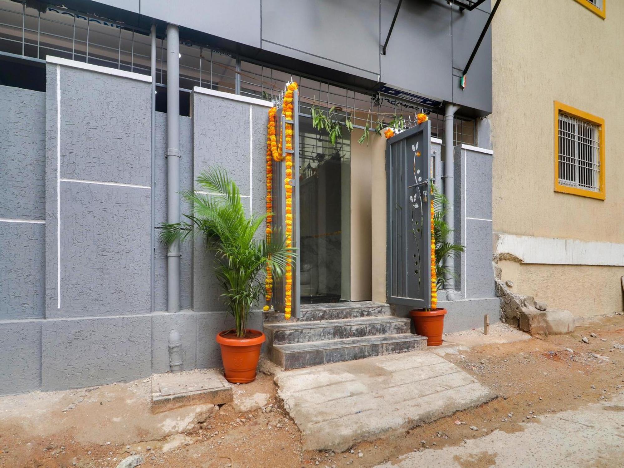 Hotel O Red Stone Hotels Haiderabad Buitenkant foto