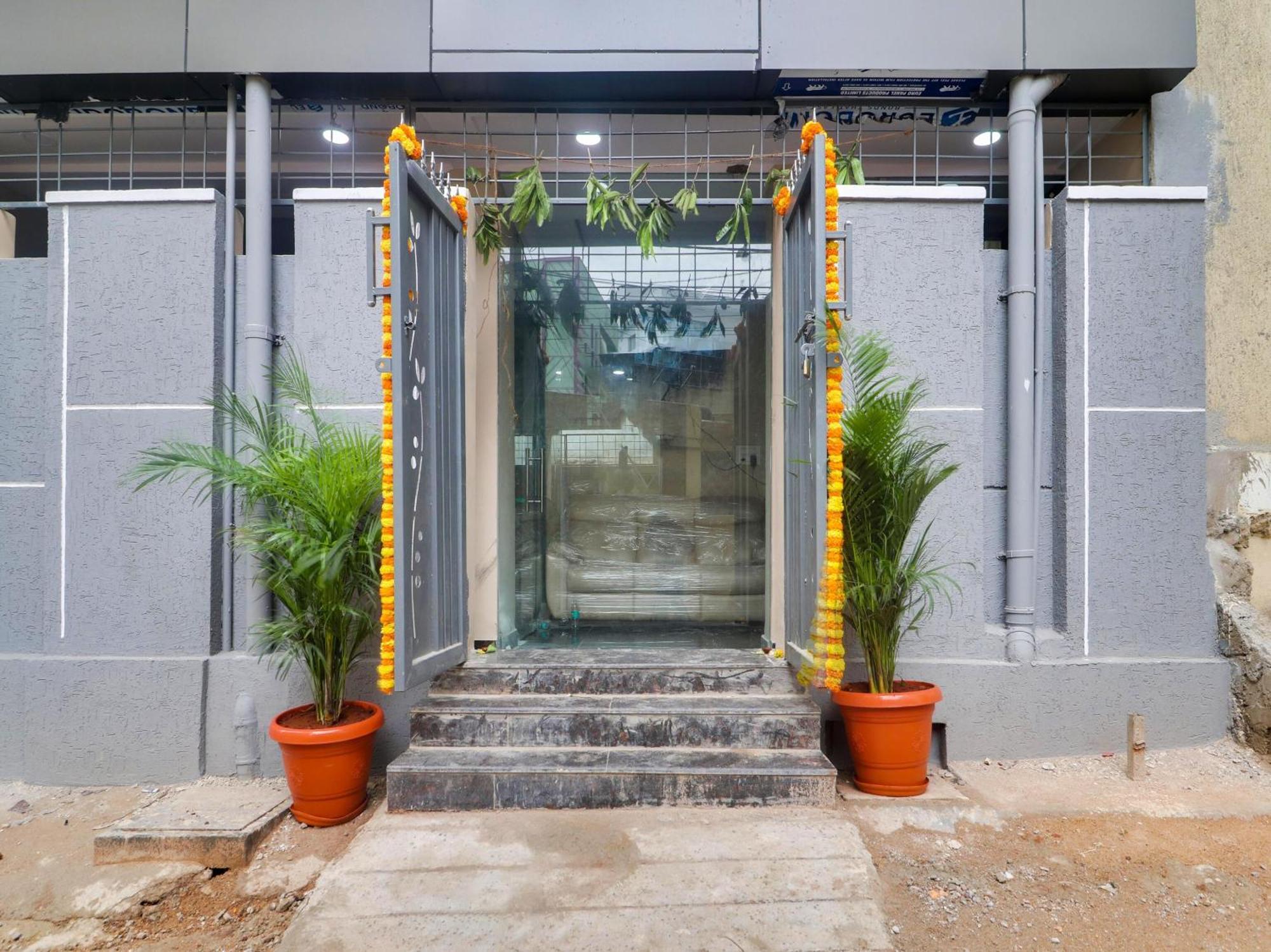 Hotel O Red Stone Hotels Haiderabad Buitenkant foto